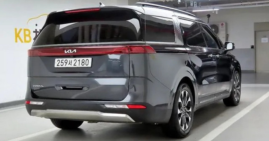 Kia Carnival 