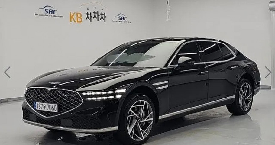 Genesis G90 