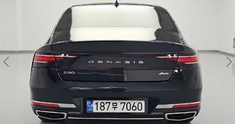Genesis G90 