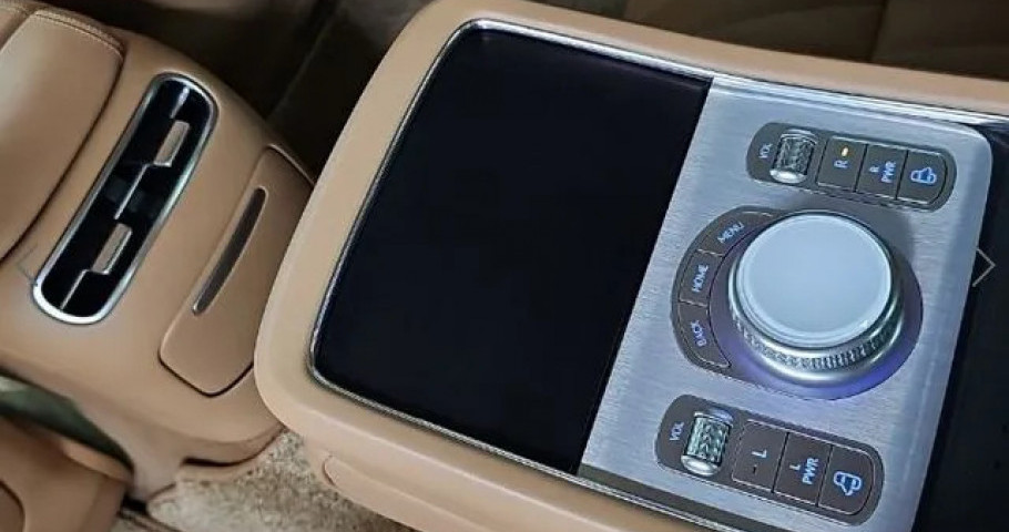 Genesis G90 