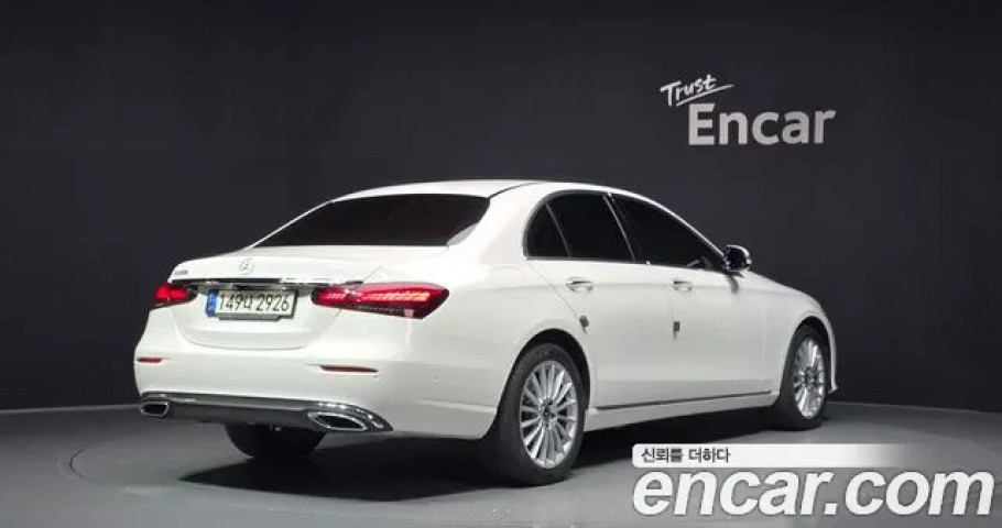 Mercedes-Benz E-Class 