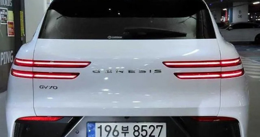 Genesis Gv70 
