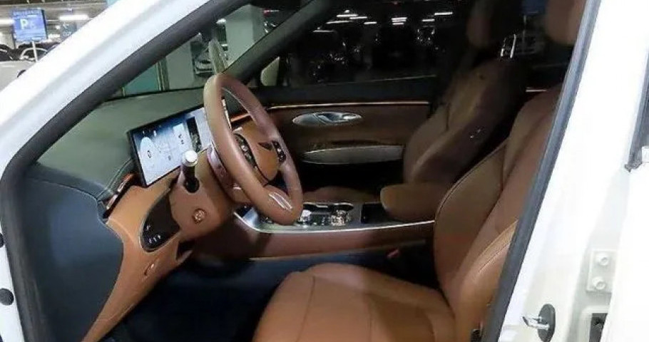Genesis Gv70 