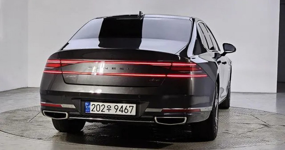 Genesis G90 