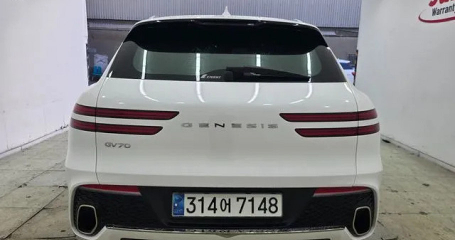 Genesis Gv70 