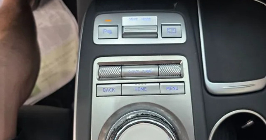 Genesis Gv70 