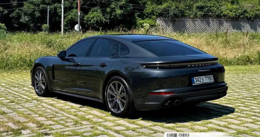 Porsche Panamera 