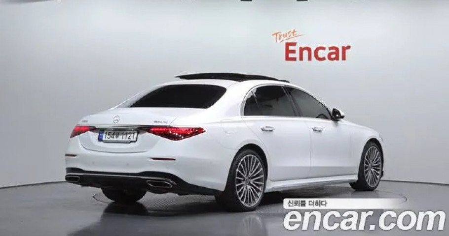 Mercedes-Benz S-Class 