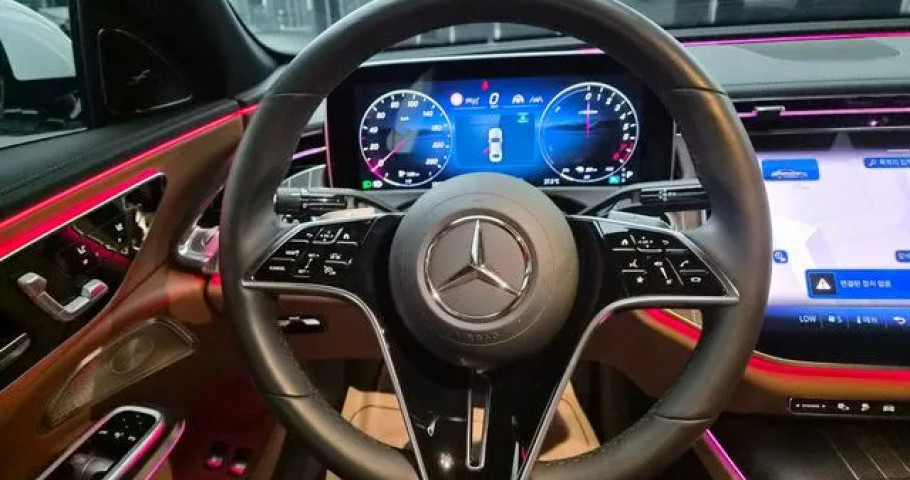 Mercedes-Benz E-Class 