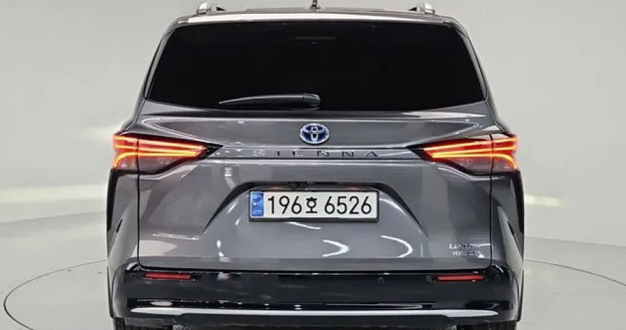 Toyota Sienna 