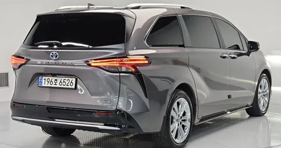 Toyota Sienna 