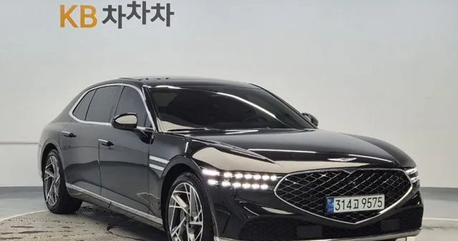 Genesis G90 