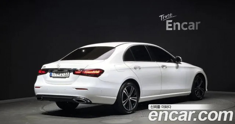 Mercedes-Benz E-Class 