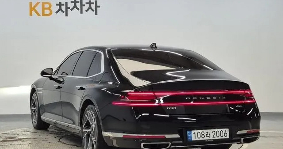 Genesis G90 