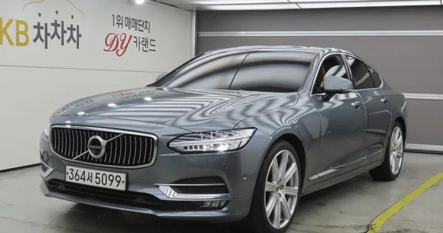 Volvo S90 