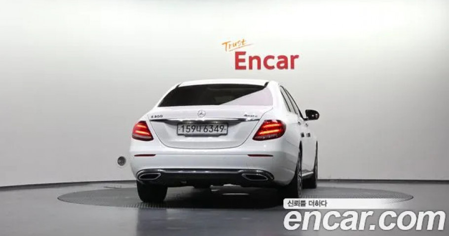 Mercedes-Benz E-Class 