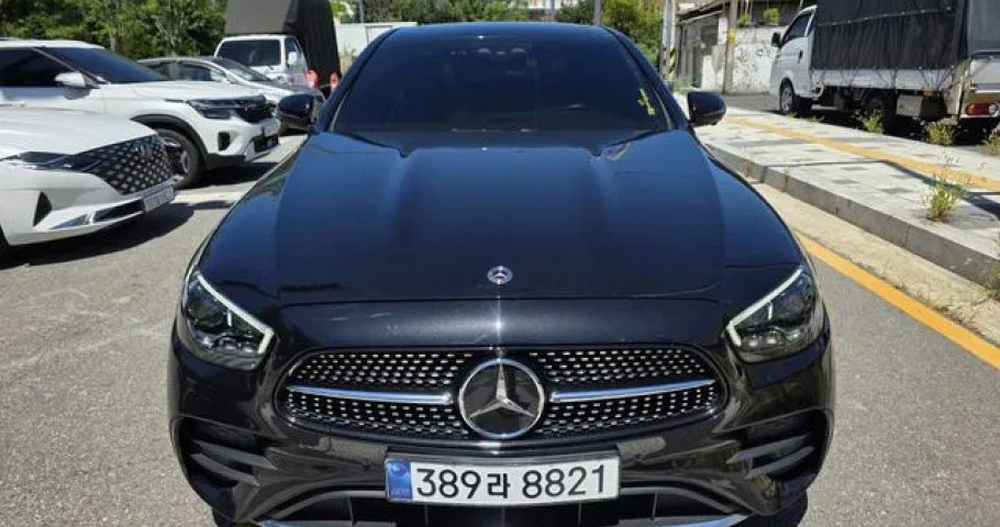Mercedes-Benz E-Class 