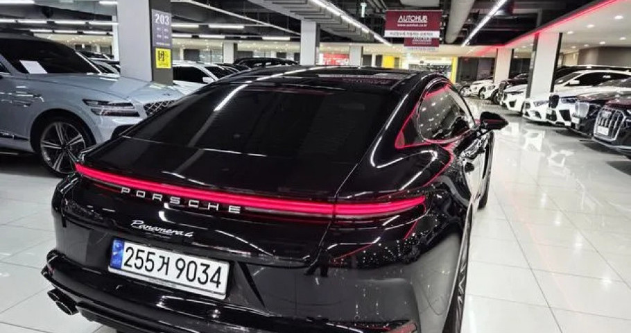 Porsche Panamera 