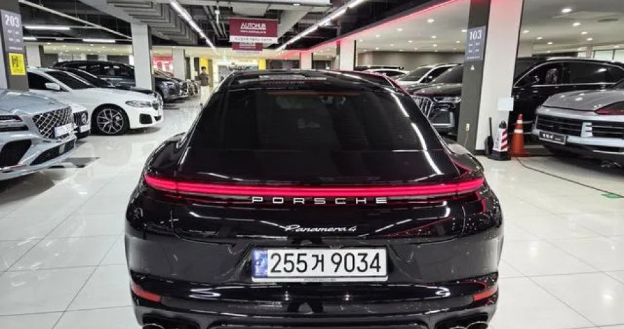 Porsche Panamera 