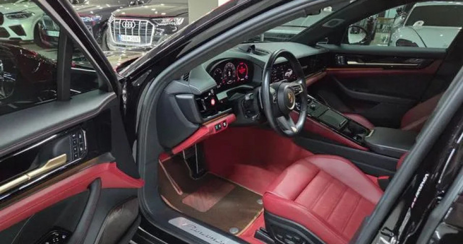 Porsche Panamera 