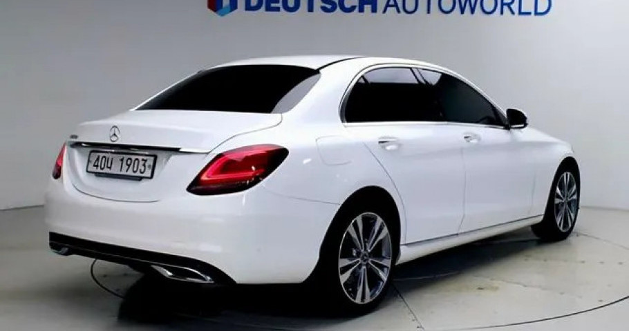 Mercedes-Benz C-Class 