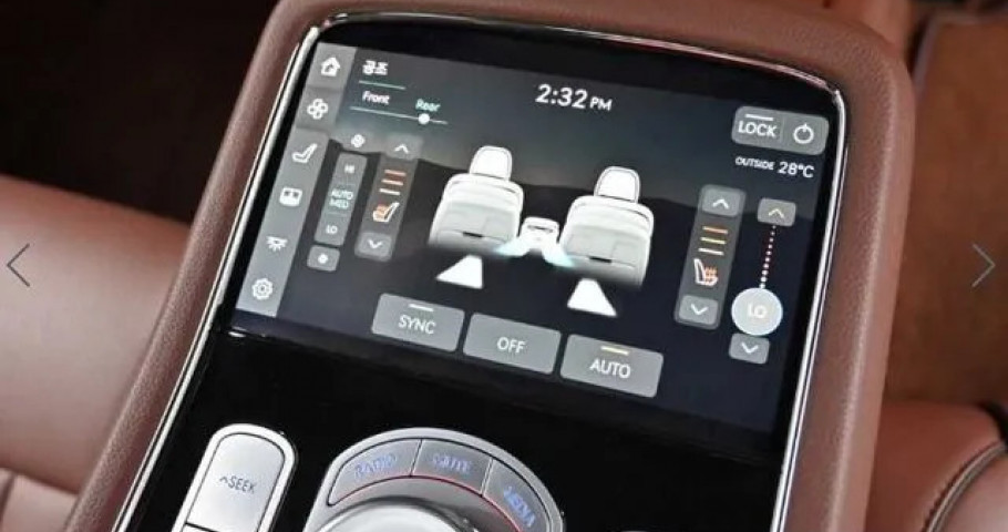 Genesis G90 