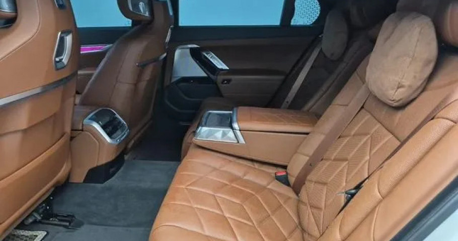 Bmw 7-Series 