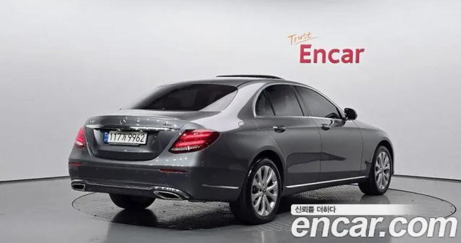 Mercedes-Benz E-Class 