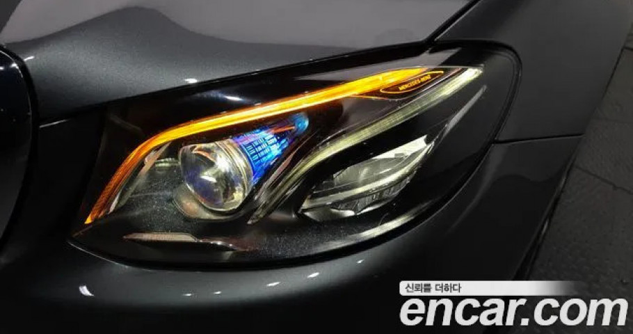 Mercedes-Benz E-Class 