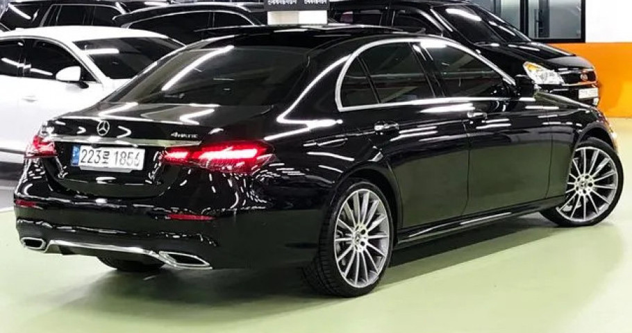 Mercedes-Benz E-Class 