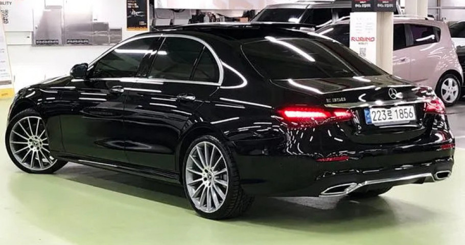 Mercedes-Benz E-Class 