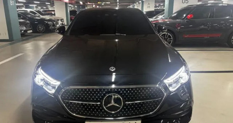 Mercedes-Benz E-Class 
