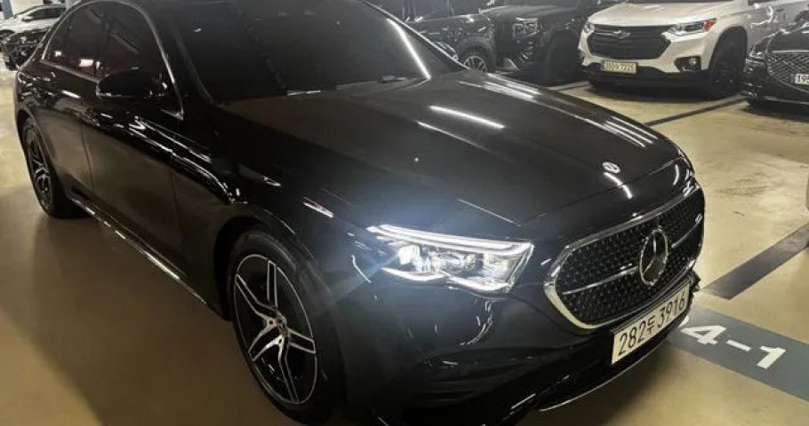 Mercedes-Benz E-Class 