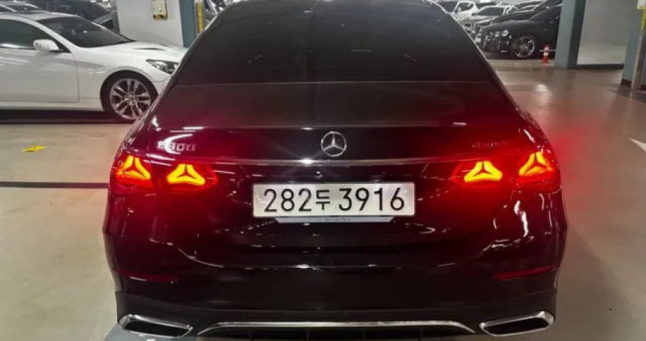 Mercedes-Benz E-Class 
