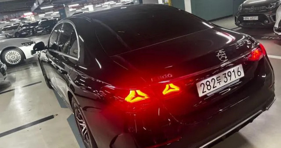 Mercedes-Benz E-Class 