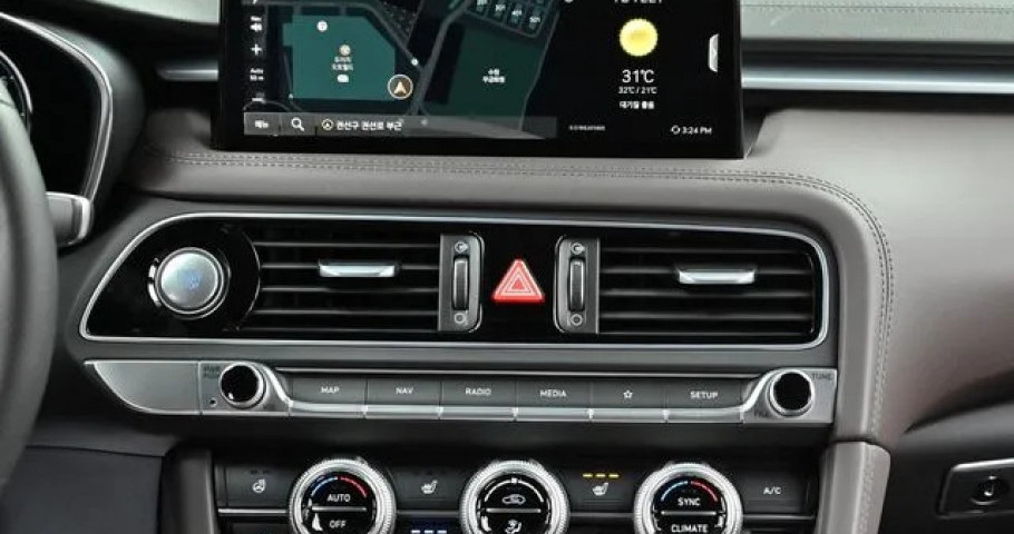 Genesis G70 