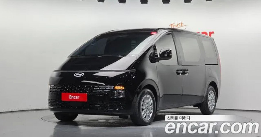 Hyundai Staria 