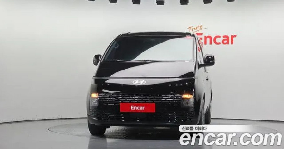 Hyundai Staria 