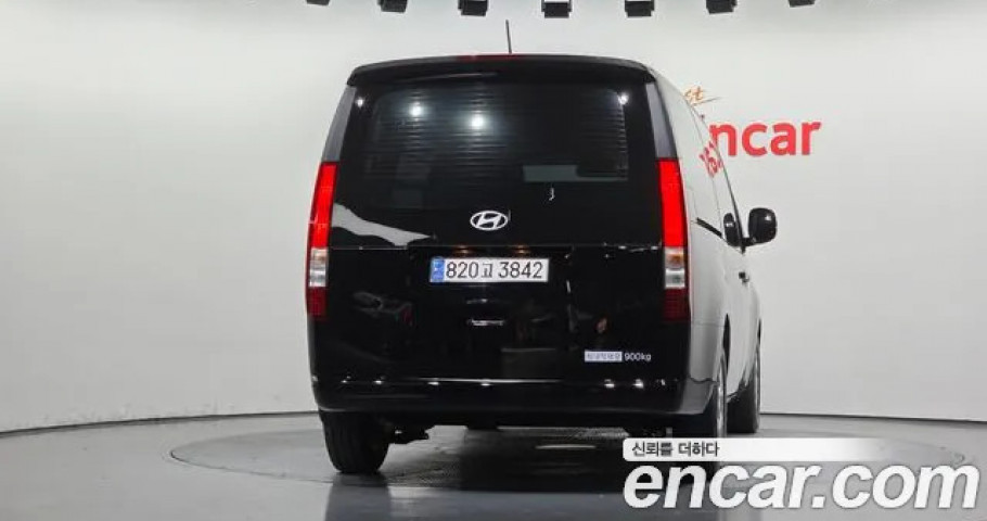 Hyundai Staria 