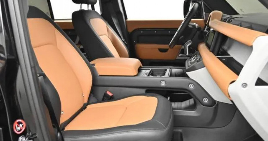 Land Rover Defender 
