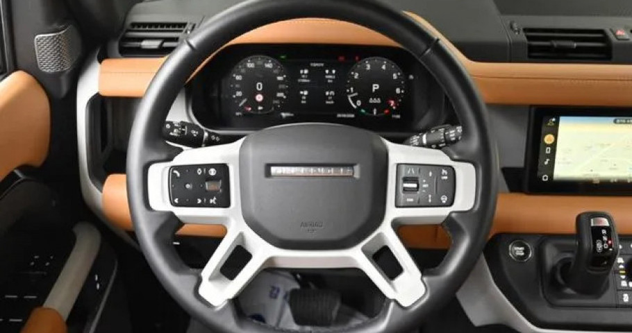 Land Rover Defender 