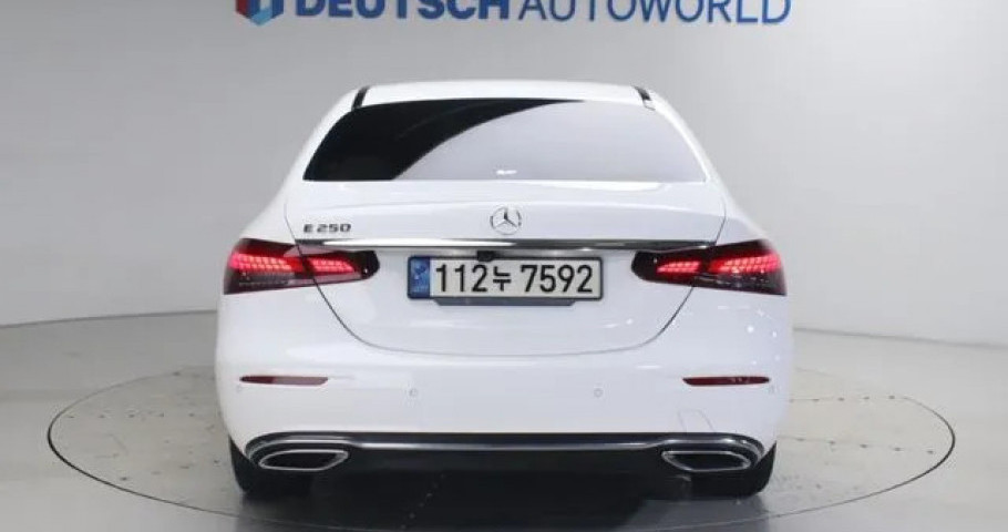 Mercedes-Benz E-Class 