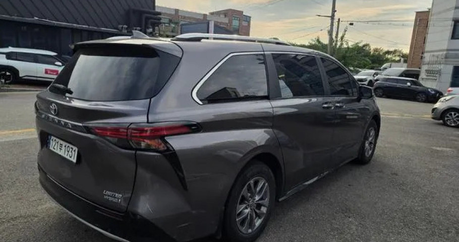 Toyota Sienna 