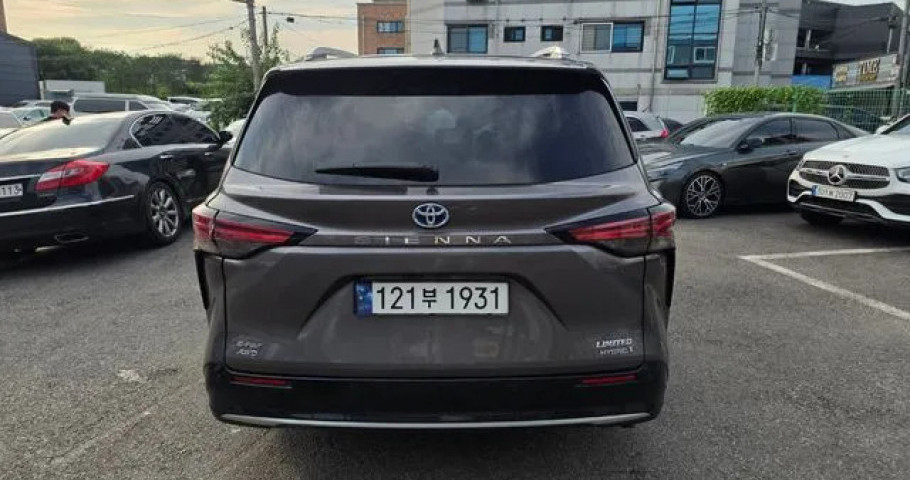 Toyota Sienna 