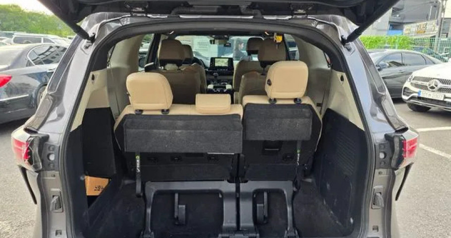 Toyota Sienna 