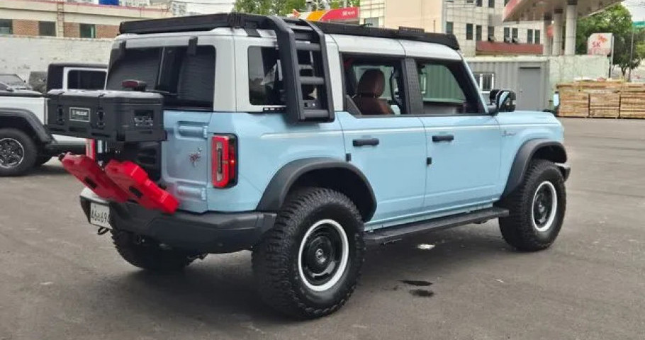 Ford Bronco 