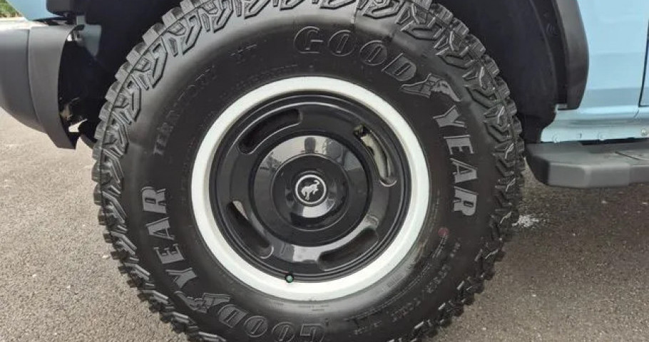 Ford Bronco 