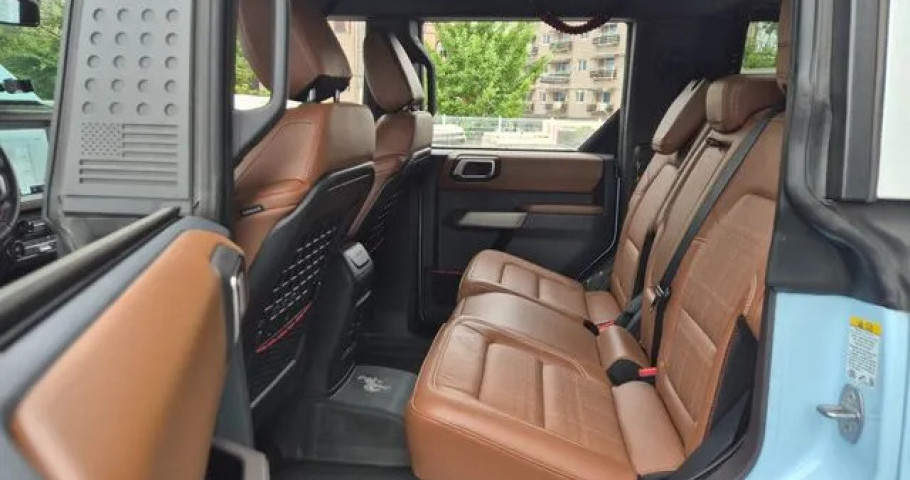 Ford Bronco 