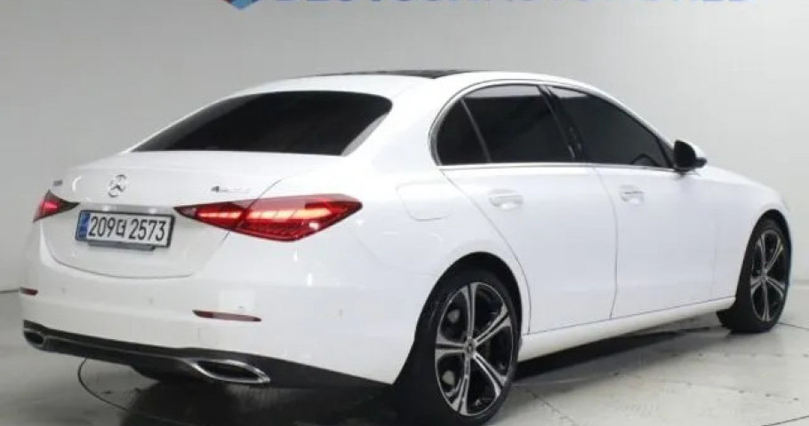 Mercedes-Benz C-Class 