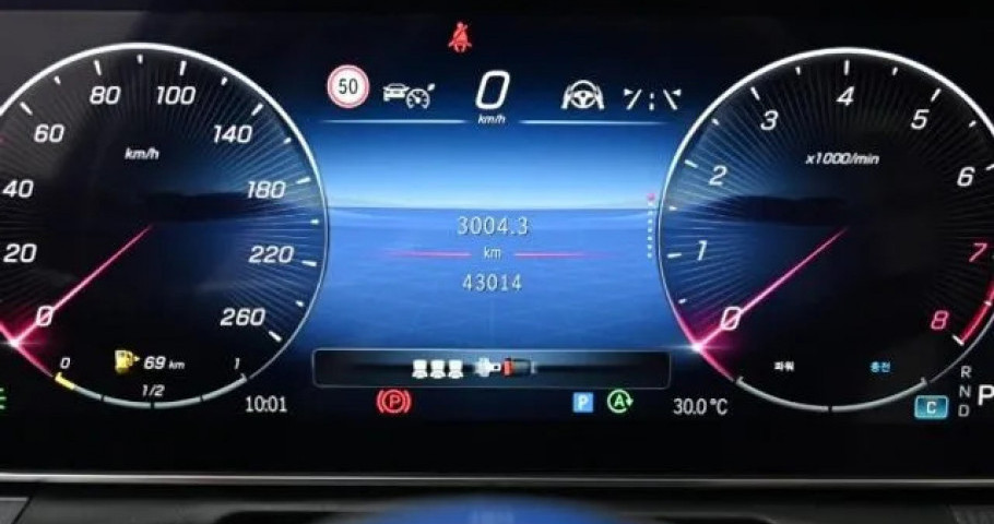 Mercedes-Benz C-Class 